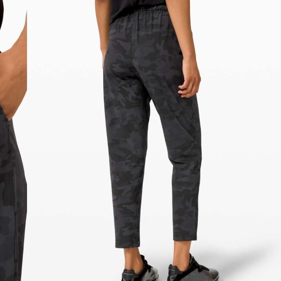 Lululemon Keep Moving Pants 7/8 - Picture 7 of 7